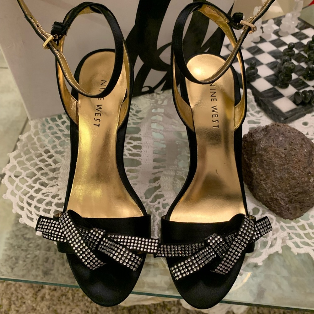 Brand new Nine West Black Sandals size 5 (I’m 5.5 and fits)